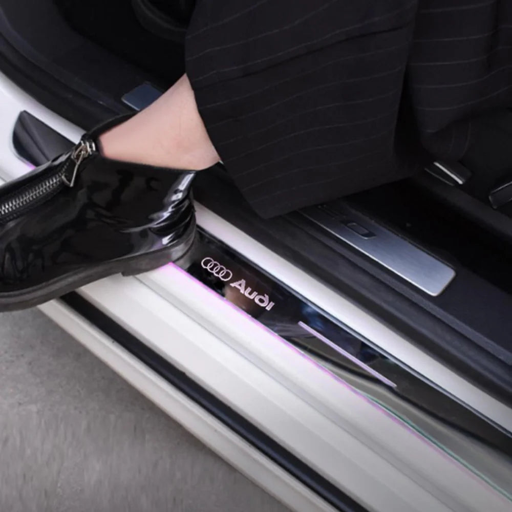 Confezione da 2 piastre da soglia per auto a LED